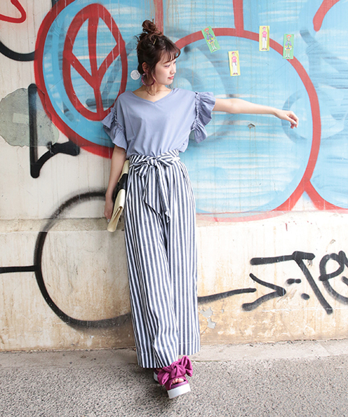 one after another NICE CLAUP（ワンアフターアナザーナイスクラップ）の「袖フリルＴシャツ（Tシャツ/カットソー・レディース・ブルー/オフホワイト/ブラック/グリーン/ピンク・FREE）」の7枚目の写真