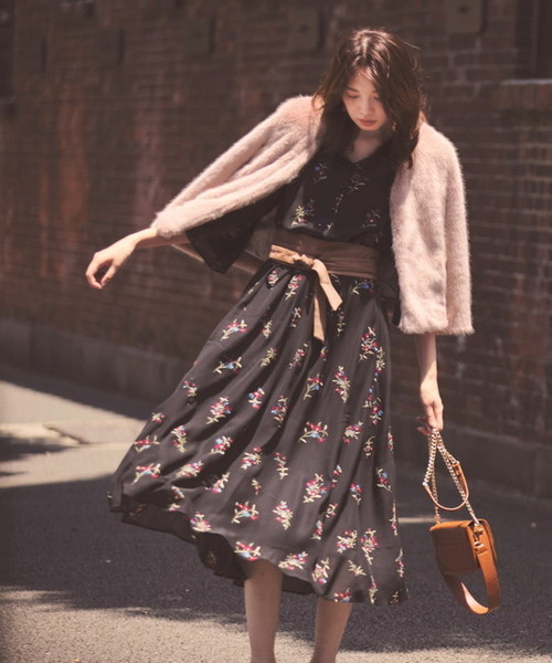 Apuweiser Riche アプワイザーリッシェ の 刺繍ロングワンピース ワンピース Wear