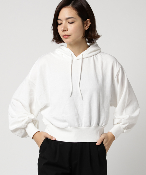 WEGO（ウィゴー）の「WEGO/デイリーショートパーカー（パーカー・レディース・ブラック/パープル/レッド/イエロー/ブルー/グリーン/杢グレー/ライトピンク/レッド系その他/ホワイト/サックスブルー/ライトパープル・FREE）」の2枚目の写真