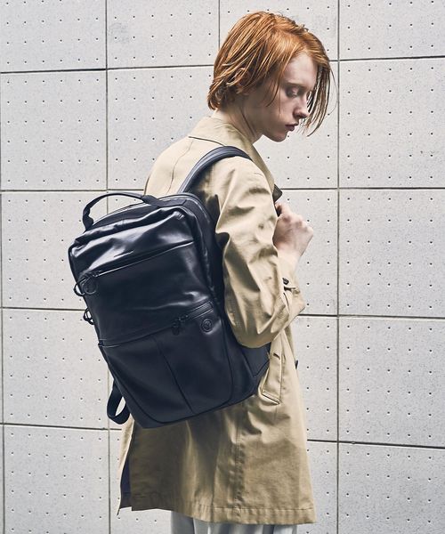 BROSKI AND SUPPLY(ブロスキーアンドサプライ)の「防水レザーバックパック【BROSKI AND SUPPLY/ブロスキーアンドサプライ】novice / waterproof leather backpack(バックパック/リュック・メンズ・ブラック・FREE)」の14枚目の写真
