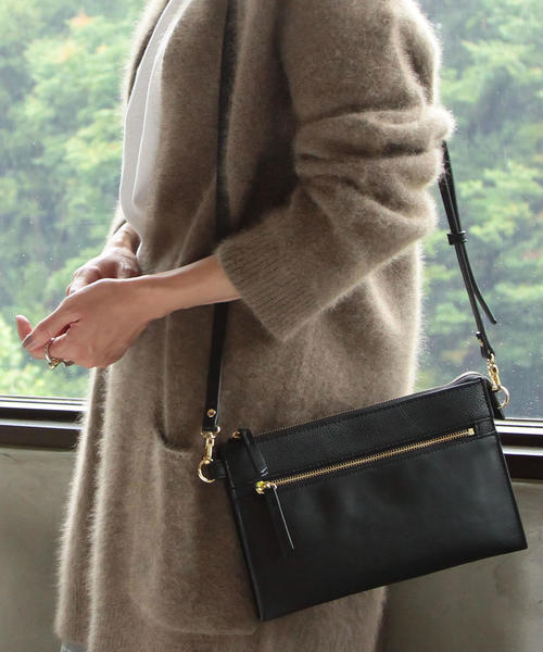 BEAUTY&YOUTH UNITED ARROWS（ビューティーアンドユースユナイテッドアローズ）の「BY∴ フェイクレザージップサコッシュ（ショルダーバッグ・レディース・ブラック/ブラウン/モカ・FREE）」の4枚目の写真
