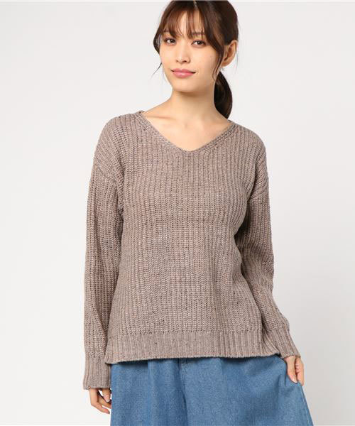 Lugnoncure（ルノンキュール）の「ネップＶネックプルオーバー（ニット/セーター・レディース・ブラック/ベージュ/ブラウン/グレー・MEDIUM）」の3枚目の写真