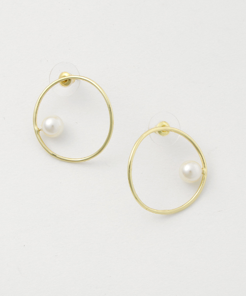 petitcro（プティクロ）の「【petitcro】ポイントパール　フープピアス（ピアス（両耳用）・レディース・ゴールド/ホワイト系その他2/ゴールド系その他/ゴールド系その他3・ONE SIZE）」の9枚目の写真