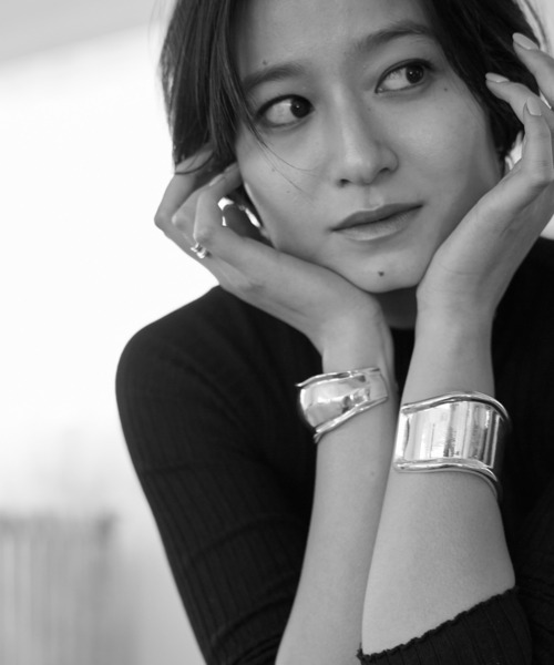 ナッシングアンドアザーズ バングル ニュアンスデザイン ワイド  