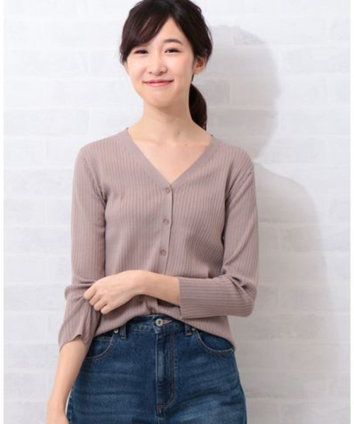 NATURAL BEAUTY BASIC（ナチュラルビューティーベーシック）の「【Oggi 5月号掲載】[洗える]ファインハイゲージ リブカーデ（カーディガン/ボレロ・レディース・ブラック/グレー/オフホワイト/ブラウン/ピンク/ブルー・MEDIUM）」の4枚目の写真