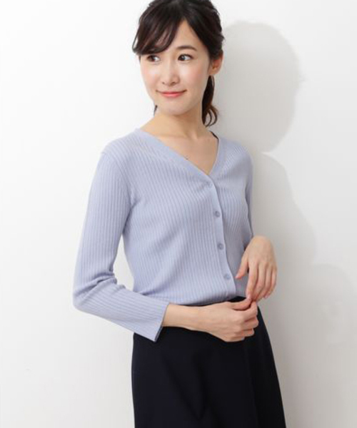 NATURAL BEAUTY BASIC（ナチュラルビューティーベーシック）の「【Oggi 5月号掲載】[洗える]ファインハイゲージ リブカーデ（カーディガン/ボレロ・レディース・ブラック/グレー/オフホワイト/ブラウン/ピンク/ブルー・MEDIUM）」の5枚目の写真