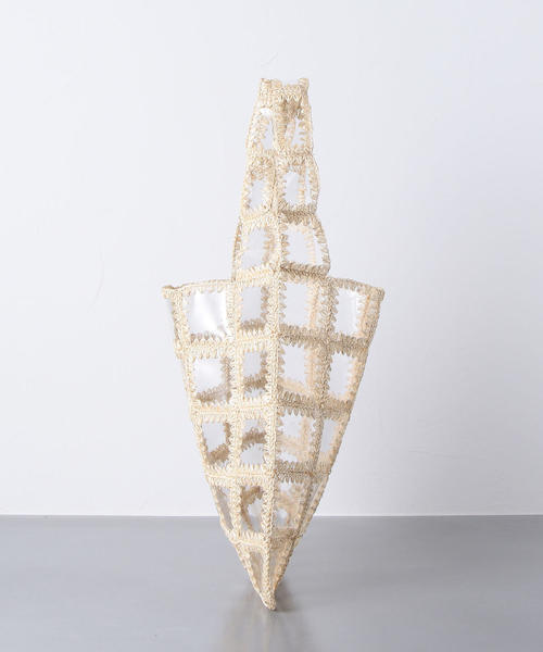UNITED ARROWS（ユナイテッドアローズ）の「＜JAMIRAY（ジャミレイ）＞PVC パッチ ショップ バッグ ◆（ショルダーバッグ・レディース・ブラック/ナチュラル・FREE）」の4枚目の写真