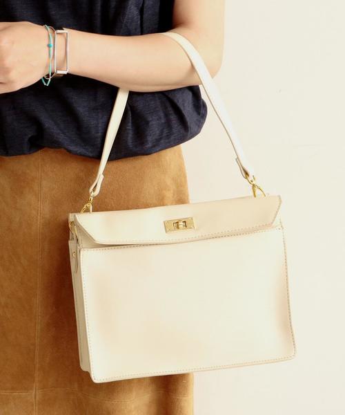 BEAUTY&YOUTH UNITED ARROWS（ビューティーアンドユースユナイテッドアローズ）の「BYMC スクエアフォールド 2WAYショルダーバッグ◆（ショルダーバッグ・レディース・オレンジ/ネイビー/オフホワイト/ブラック/ナチュラル/レッド/イエロー・フリー）」の4枚目の写真