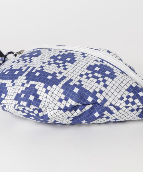 FABRICK(ファブリック)の「FABRICK【SPACE INVADERS】WAIST BAG(ボディバッグ/ウエストポーチ・メンズ・マルチ・ONE SIZE)」の3枚目の写真