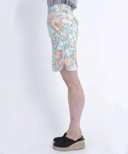 SILAS(サイラス)の「FLOWER TIGHT SKIRT(スカート・レディース・ピンク/オレンジ・MEDIUM/SMALL)」の3枚目の写真