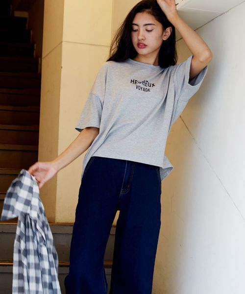 Bifrost(ビフレスト)の「BIG ロゴTシャツ(Tシャツ/カットソー・レディース・ブラック/ベージュ/オフホワイト/グリーン/杢グレー・FREE)」の8枚目の写真