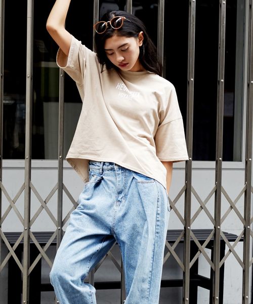 Bifrost(ビフレスト)の「BIG ロゴTシャツ(Tシャツ/カットソー・レディース・ブラック/ベージュ/オフホワイト/グリーン/杢グレー・FREE)」の14枚目の写真