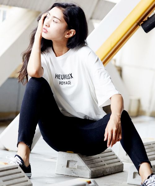 Bifrost(ビフレスト)の「BIG ロゴTシャツ(Tシャツ/カットソー・レディース・ブラック/ベージュ/オフホワイト/グリーン/杢グレー・FREE)」の7枚目の写真