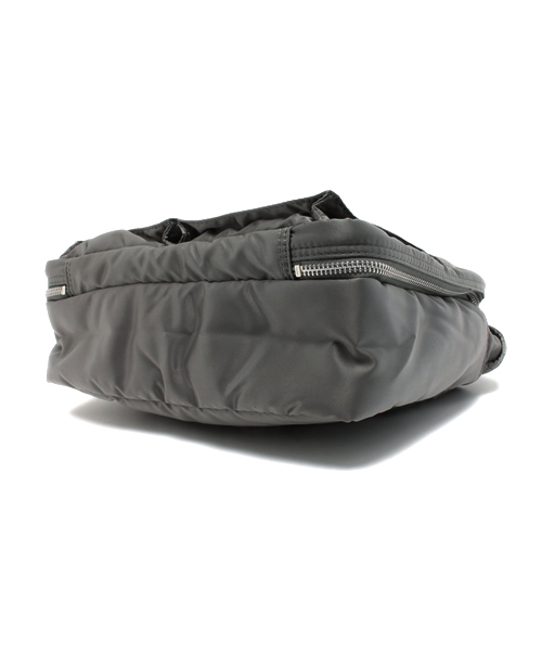 PORTER(ポーター)の「PORTER TANKER SHOULDER BAG <B印 YOSHIDA SELECT>(ショルダーバッグ・メンズ・ブラック系その他・ONE SIZE)」の5枚目の写真