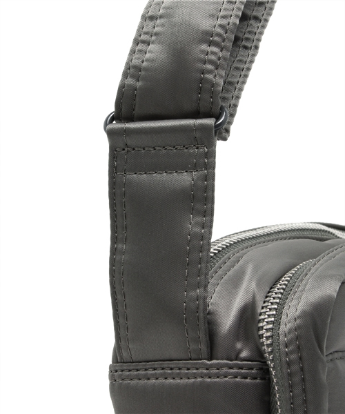 PORTER(ポーター)の「PORTER TANKER SHOULDER BAG <B印 YOSHIDA SELECT>(ショルダーバッグ・メンズ・ブラック系その他・ONE SIZE)」の6枚目の写真