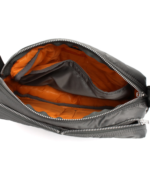 PORTER(ポーター)の「PORTER TANKER SHOULDER BAG <B印 YOSHIDA SELECT>(ショルダーバッグ・メンズ・ブラック系その他・ONE SIZE)」の8枚目の写真
