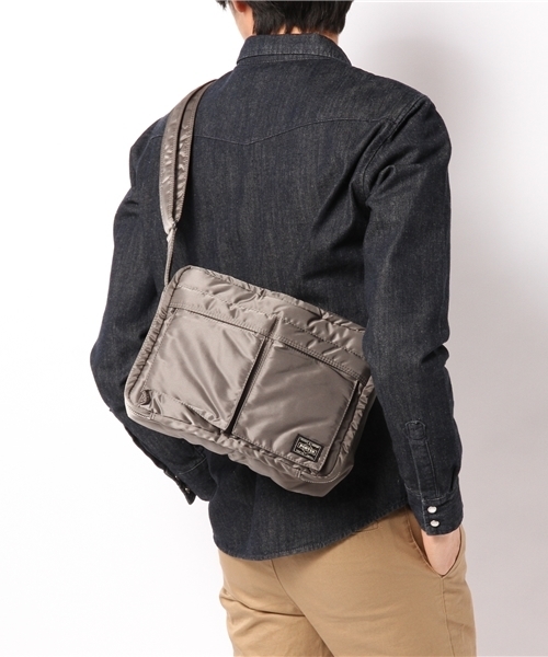 PORTER(ポーター)の「PORTER TANKER SHOULDER BAG <B印 YOSHIDA SELECT>(ショルダーバッグ・メンズ・ブラック系その他・ONE SIZE)」の10枚目の写真