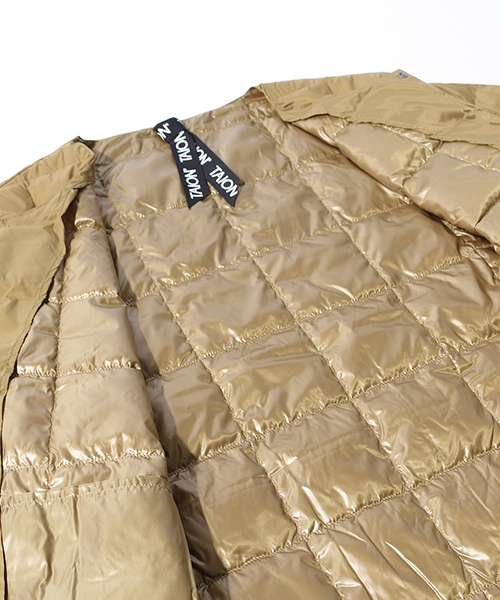 TAION（タイオン）の「[TAION/タイオン] クルーネックボタンインナーダウンジャケット（ダウンジャケット/コート・メンズ・ブラック/ベージュ/ネイビー/グレー/オフホワイト/オリーブ・M/L/XL）」の21枚目の写真