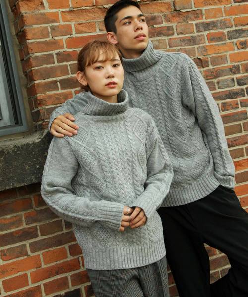 ZIP FIVE(ジップファイブ)の「タートルケーブルニットセーター(ニット/セーター・レディース・ブラック/ダークグリーン/ベージュ/ネイビー/ブラウン/グレー/オフホワイト/オリーブ/カーキ/アイボリー/モカ/ブルー/キャメル/スモークピンク/ワイン/オレンジ/マスタード・SMALL/MEDIUM/LARGE/X-LARGE)」の4枚目の写真