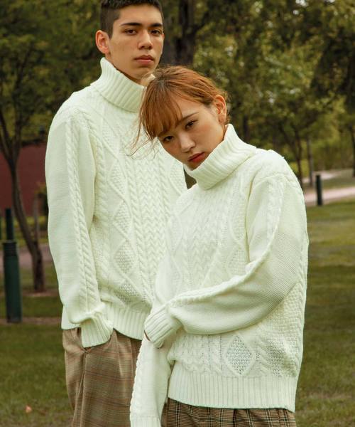 ZIP FIVE(ジップファイブ)の「タートルケーブルニットセーター(ニット/セーター・レディース・ブラック/ダークグリーン/ベージュ/ネイビー/ブラウン/グレー/オフホワイト/オリーブ/カーキ/アイボリー/モカ/ブルー/キャメル/スモークピンク/ワイン/オレンジ/マスタード・SMALL/MEDIUM/LARGE/X-LARGE)」の1枚目の写真