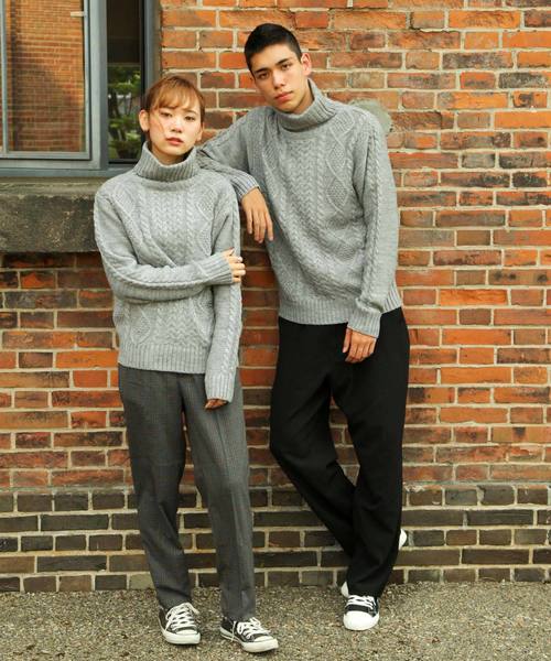 ZIP FIVE(ジップファイブ)の「タートルケーブルニットセーター(ニット/セーター・レディース・ブラック/ダークグリーン/ベージュ/ネイビー/ブラウン/グレー/オフホワイト/オリーブ/カーキ/アイボリー/モカ/ブルー/キャメル/スモークピンク/ワイン/オレンジ/マスタード・SMALL/MEDIUM/LARGE/X-LARGE)」の21枚目の写真