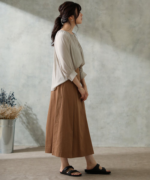 Gready Brilliant（グレディブリリアン）の「パウダーサテンギャザーブラウス（シャツ/ブラウス・レディース・モカ/ブルーグリーン/グレイッシュベージュ・FREE）」の12枚目の写真