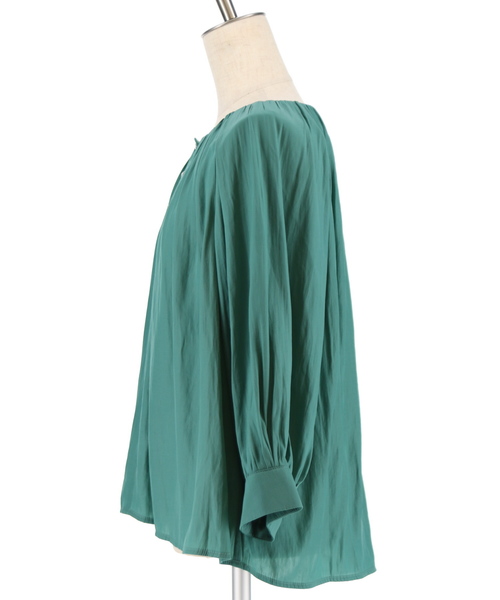 Gready Brilliant（グレディブリリアン）の「パウダーサテンギャザーブラウス（シャツ/ブラウス・レディース・モカ/ブルーグリーン/グレイッシュベージュ・FREE）」の21枚目の写真