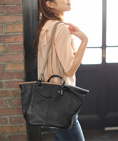 NANO universe（ナノユニバース）の「POPCORN/別注ショルダー付シンプルトート/L（トートバッグ・レディース・ブラック/グレイッシュベージュ/ネイビー・FREE）」の2枚目の写真