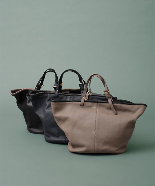 NANO universe（ナノユニバース）の「POPCORN/別注ショルダー付シンプルトート/L（トートバッグ・レディース・ブラック/グレイッシュベージュ/ネイビー・FREE）」の4枚目の写真