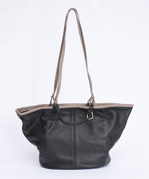 NANO universe（ナノユニバース）の「POPCORN/別注ショルダー付シンプルトート/L（トートバッグ・レディース・ブラック/グレイッシュベージュ/ネイビー・FREE）」の7枚目の写真