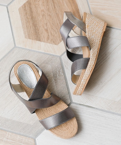 minky me!（ミンキーミー）の「柔らかウェッジソール＆ジュート柄ふかふかクッション7cmゴムフィットサンダル（サンダル・レディース・ブラック/チャコールアッシュ/グリーン/カーキ/ゴールド/シルバー/マスタード/パイソン/レッド系その他2/レオパード/レッド/アイボリー/ダークブラウン/ガンメタ/ネイビー/ブルー/ピンクベージュ/グレー/オレンジ/その他8/ホワイトゴールド/シルバー系その他7/レッド系その他6・L/LL/SS/M/XL/S）」の22枚目の写真