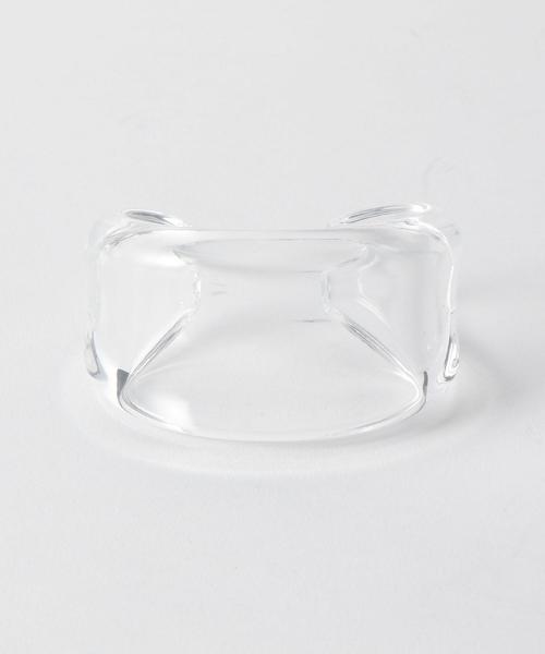 BEAUTY&YOUTH UNITED ARROWS（ビューティーアンドユースユナイテッドアローズ）の「BY クリアビッグバングル（バングル/リストバンド・レディース・ホワイト・FREE）」の3枚目の写真