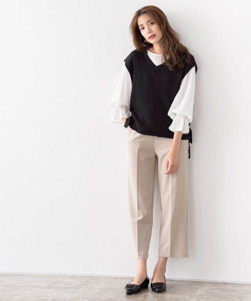 Pierrot(ピエロ)の「サイドレースアップフレンチスリーブニット(ベスト・レディース・ブラック/アイボリー/モカ/グレイッシュベージュ・M)」の16枚目の写真