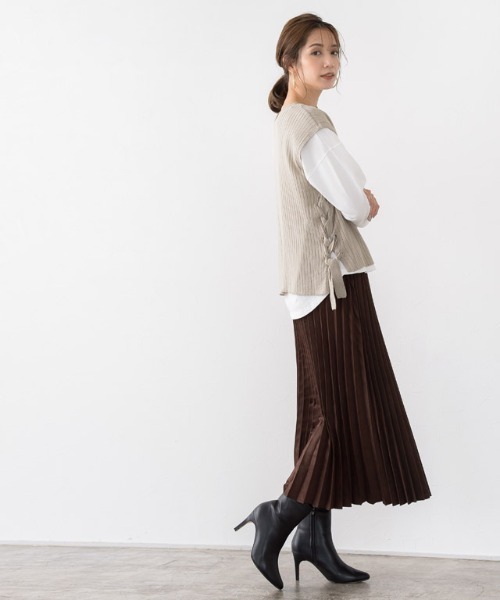 Pierrot(ピエロ)の「サイドレースアップフレンチスリーブニット(ベスト・レディース・ブラック/アイボリー/モカ/グレイッシュベージュ・M)」の22枚目の写真