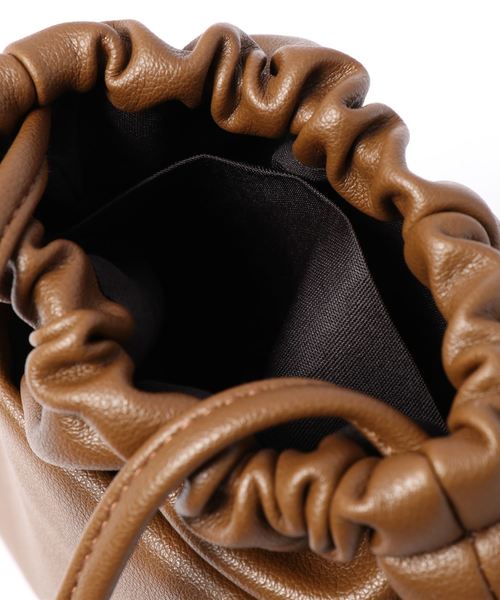 prose verse(プロズヴェール)の「エコレザー巾着ミニショルダーバッグ(トートバッグ・レディース・ブラウン/ブルー/ブラック・フリ-)」の6枚目の写真