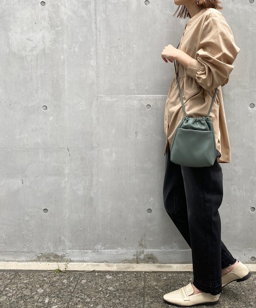 prose verse(プロズヴェール)の「エコレザー巾着ミニショルダーバッグ(トートバッグ・レディース・ブラウン/ブルー/ブラック・フリ-)」の1枚目の写真