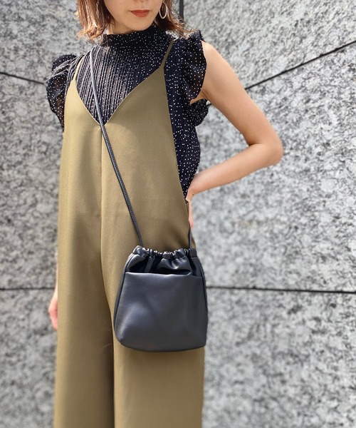 prose verse(プロズヴェール)の「エコレザー巾着ミニショルダーバッグ(トートバッグ・レディース・ブラウン/ブルー/ブラック・フリ-)」の2枚目の写真