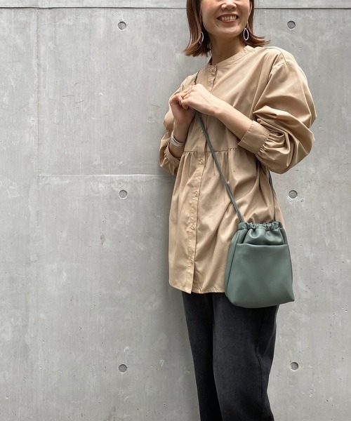 prose verse(プロズヴェール)の「エコレザー巾着ミニショルダーバッグ(トートバッグ・レディース・ブラウン/ブルー/ブラック・フリ-)」の9枚目の写真