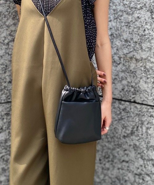 prose verse(プロズヴェール)の「エコレザー巾着ミニショルダーバッグ(トートバッグ・レディース・ブラウン/ブルー/ブラック・フリ-)」の13枚目の写真