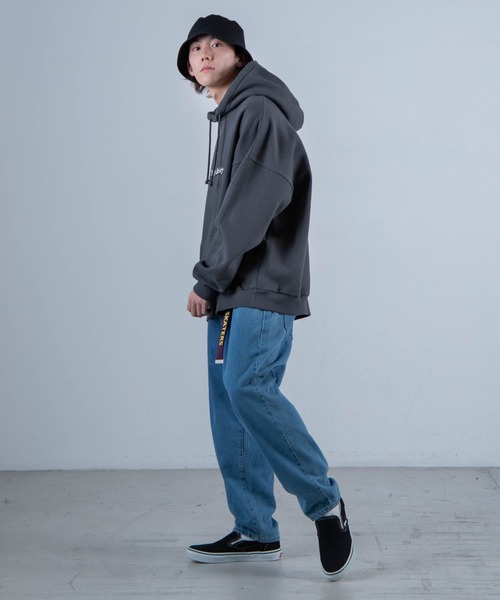 WEGO(ウィゴー)の「WEGO/レトロヒューマンロゴプルパーカー(パーカー・メンズ・サックスブルー/アイボリー/スミクロ/グリーン・MEDIUM/LARGE)」の21枚目の写真