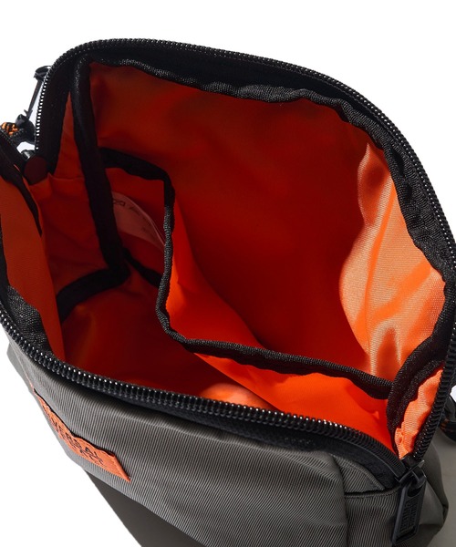 UNIVERSAL OVERALL(ユニバーサルオーバーオール)の「【UNIVERSAL OVERALL】デルタサコッチ(ショルダーバッグ・メンズ・カーキ/ブラック/ベージュ/グリーン/その他/グレイッシュブルー/チャコールグレー/アイボリー/オレンジ/ネイビー/ライトグリーン・FREE)」の18枚目の写真