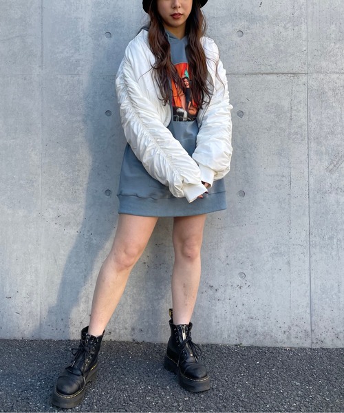 SPIRALGIRL(スパイラルガール)の「袖ギャザーコンパクトブルゾン(ブルゾン・レディース・オフホワイト/ベージュ/ブラック・FREE)」の6枚目の写真