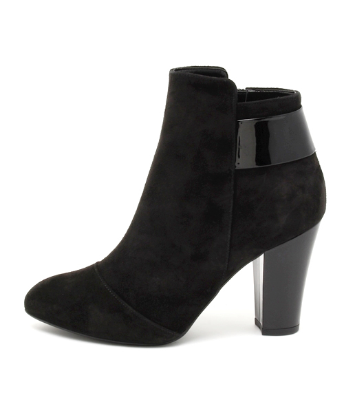 STUDIOUS(ステュディオス)の「バックベルト付ショートブーティ(ブーツ・レディース・ブラック/ベージュ・SMALL/LARGE/MEDIUM)」の3枚目の写真