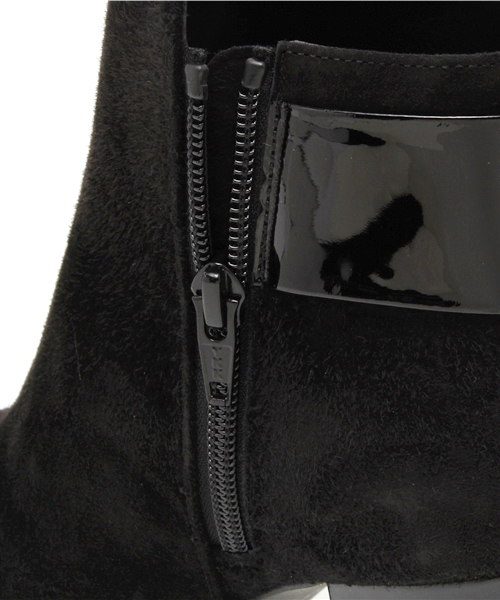 STUDIOUS(ステュディオス)の「バックベルト付ショートブーティ(ブーツ・レディース・ブラック/ベージュ・SMALL/LARGE/MEDIUM)」の8枚目の写真