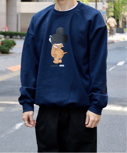 C.E.L.STORE（セルストア）の「The Fake News/ザフェイクニュース MOUSE IN MOUSE CREW SWEAT（スウェット・メンズ・ホワイト/サックスブルー/ネイビー/サンドベージュ/グレー/ブラック・SMALL/MEDIUM/LARGE/X-LARGE）」の10枚目の写真