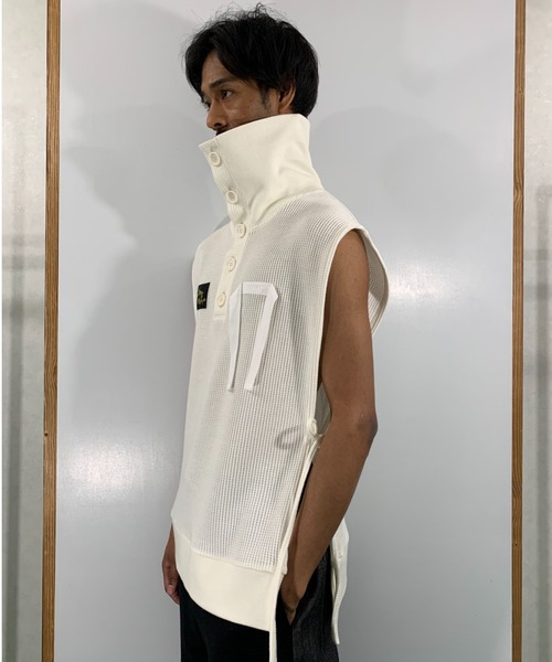 SYU.HOMME/FEMM(シュウ)の「SYU.HOMME/FEMM/シュウ/オム/フェム/Hi-neck parts(パーカー・メンズ・ブラック/ライトグレー/オフホワイト・1/2)」の1枚目の写真