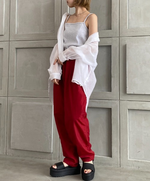 moment+（モーメントプラス）の「綿100％フライス.スクエアネックキャミソール（キャミソール・レディース・ブラック/ベージュ/オフホワイト/ライトグリーン/モカ/杢グレー/イエロー×グリーン/ナチュラル/クリアグリーン/オレンジ/ターコイズブルー/ホワイト系その他・M/L）」の14枚目の写真