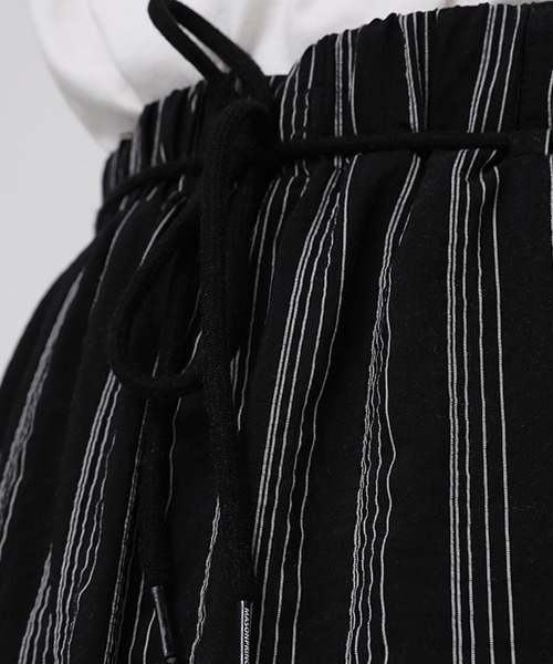 MASONPRINCE(メイソンプリンス)の「【MASONPRINCE】Black stripes straight barrel slacks XXK4022(スラックス・メンズ・ブラック・XL/S/L/M)」の14枚目の写真