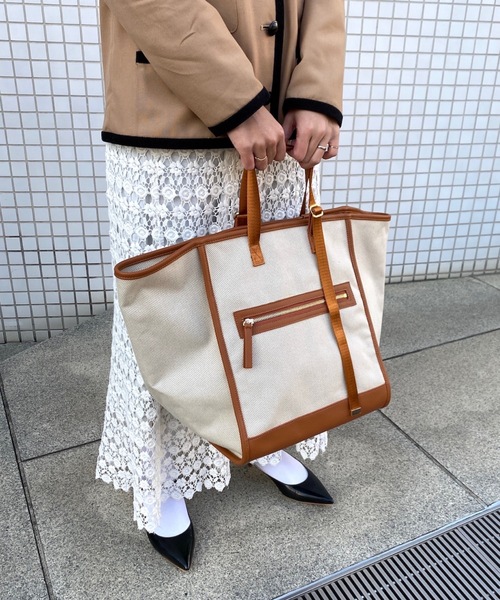 SOLPRESA(ソルプレーサ)の「●バイカラー大容量&軽量 キャンバストートバッグ Lサイズ お仕事バッグ(トートバッグ・レディース・ベージュ/グレイッシュベージュ/ベージュ×ブラック/ベージュ系その他/ナチュラル・L)」の2枚目の写真