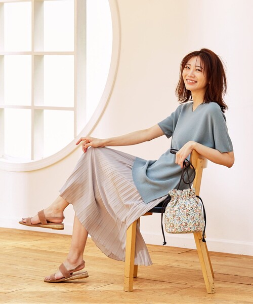J.PRESS(ジェイプレス)の「【WEB限定】LIBERTY キンチャクバッグ(ハンドバッグ・レディース・ベージュ系5/サックスブルー系5・F)」の3枚目の写真